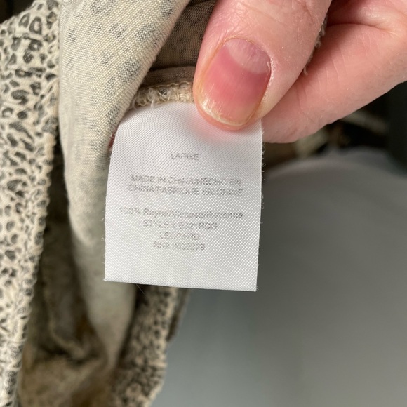 Thread & supply leopard print joggers size large - Picture 6 of 7